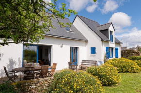 Maison aux volets bleus - vue mer